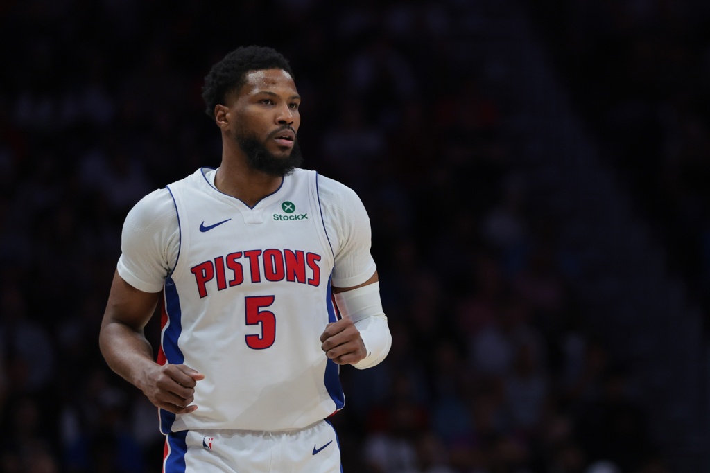 贝弗利：马利克-比斯利精神状态不错 他有信心下赛季能留在NBA