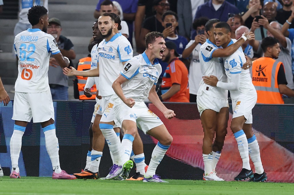 罗滕谈帕瓦尔向球迷道歉：令我感到很费解，这纯粹是公关行为